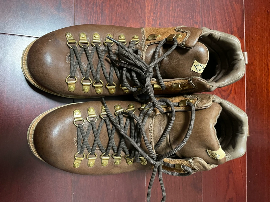 visvim serra brown high-top boots — front