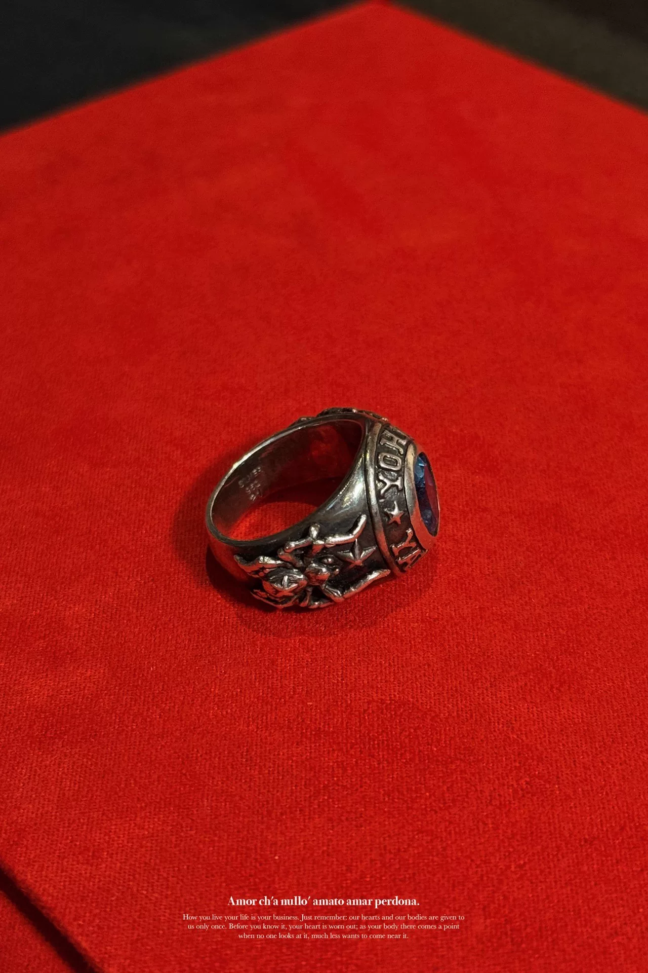 Yohji Yamamoto Silver Sapphire Champion Ring — detail