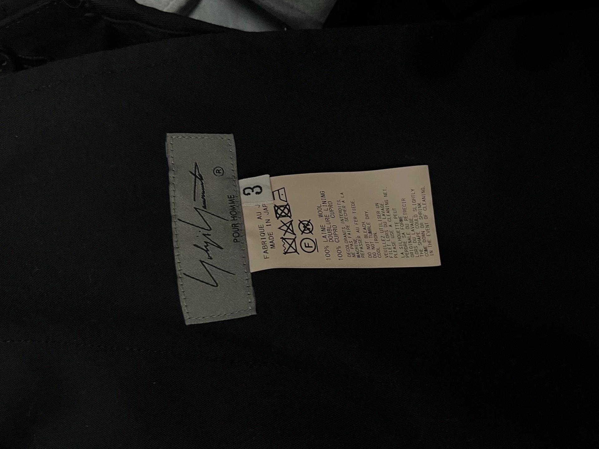 Yohji Yamamoto 23AW Pleated Long Pants — detail