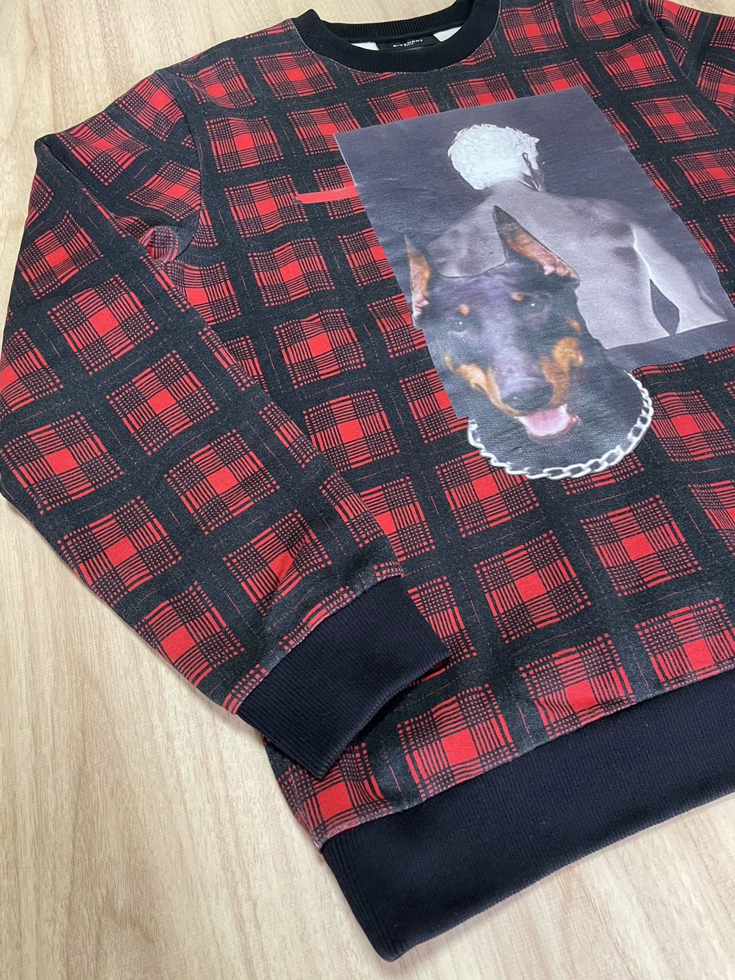 Givenchy Red Plaid Doberman Sweatshirt — detail
