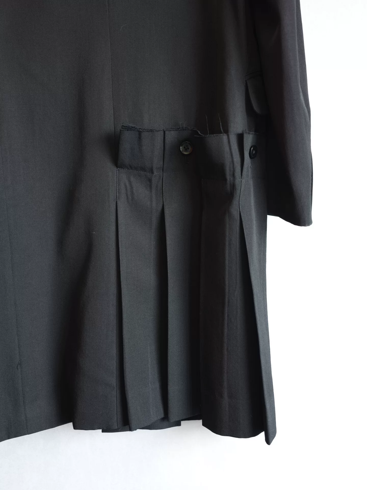 Yohji Yamamoto 13AW Pleated Asymmetric Coat — label
