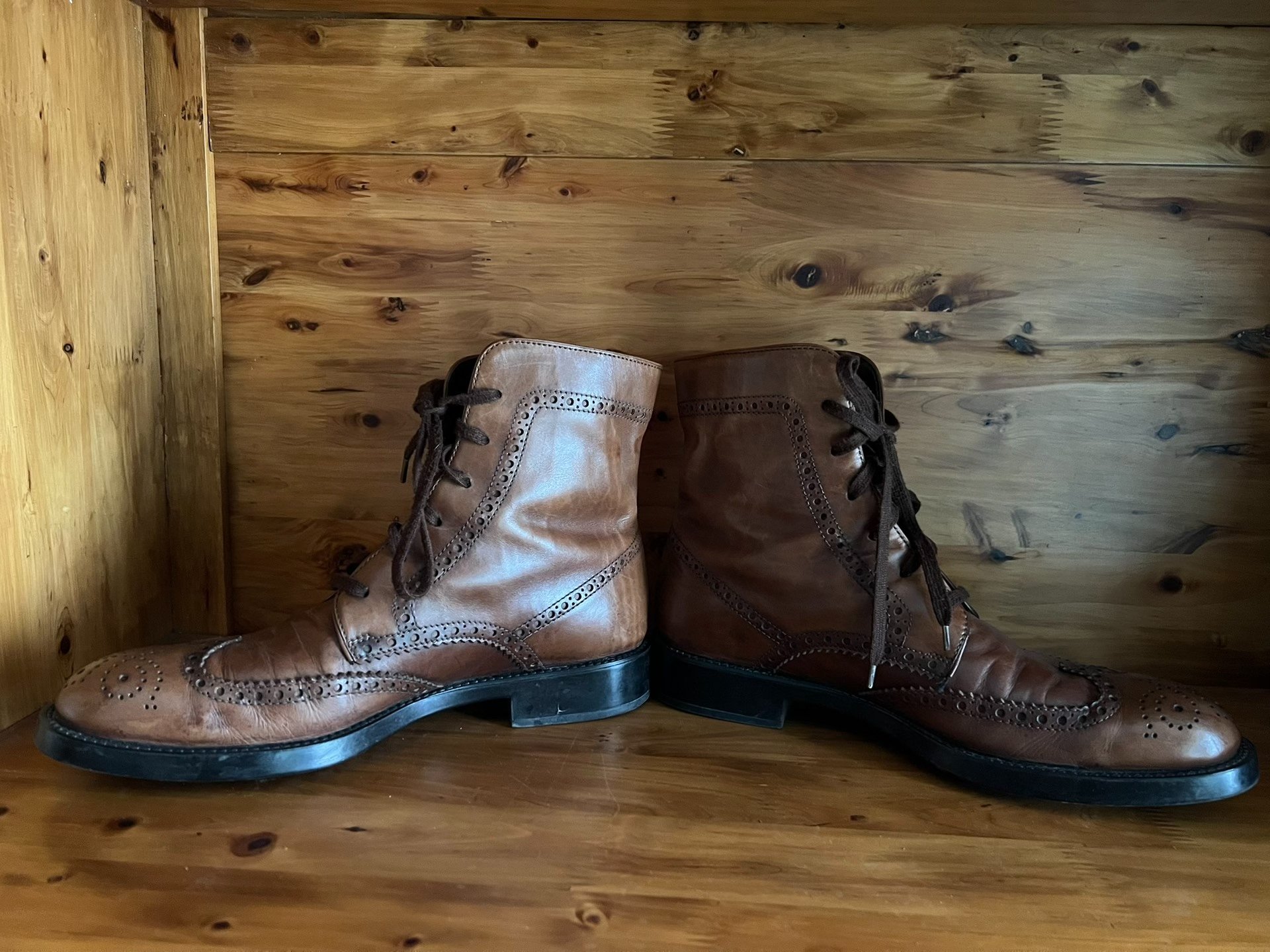 TOD'S Carved Leather Boots — label