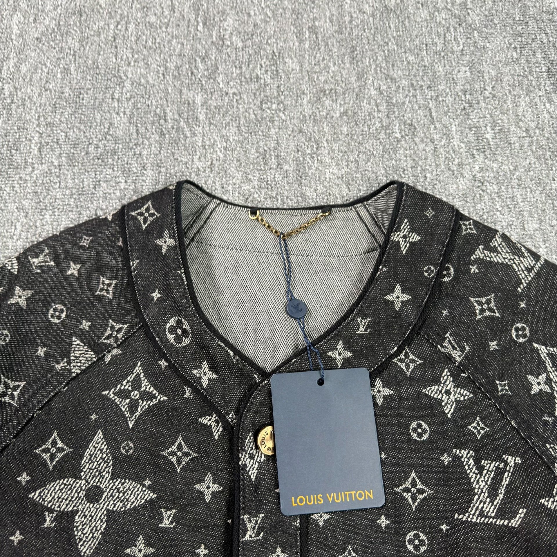 Louis Vuitton Monogram Black Short-Sleeve Shirt — detail