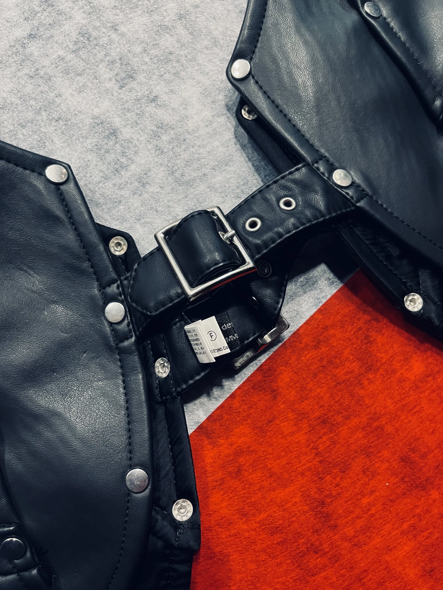 Comme des Garcons Homme Plus Leather Shoulder Armor — detail