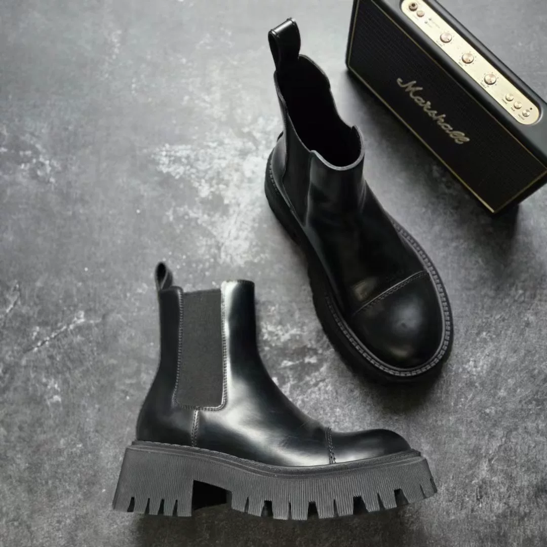 Balenciaga Tractor Chelsea Boots — label