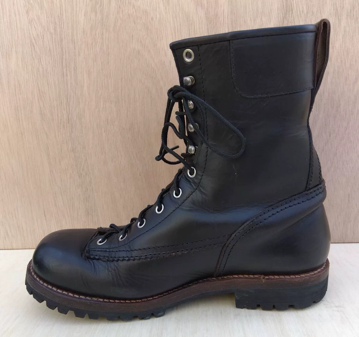 WTAPS 09AW BEETLE Work Boots — label