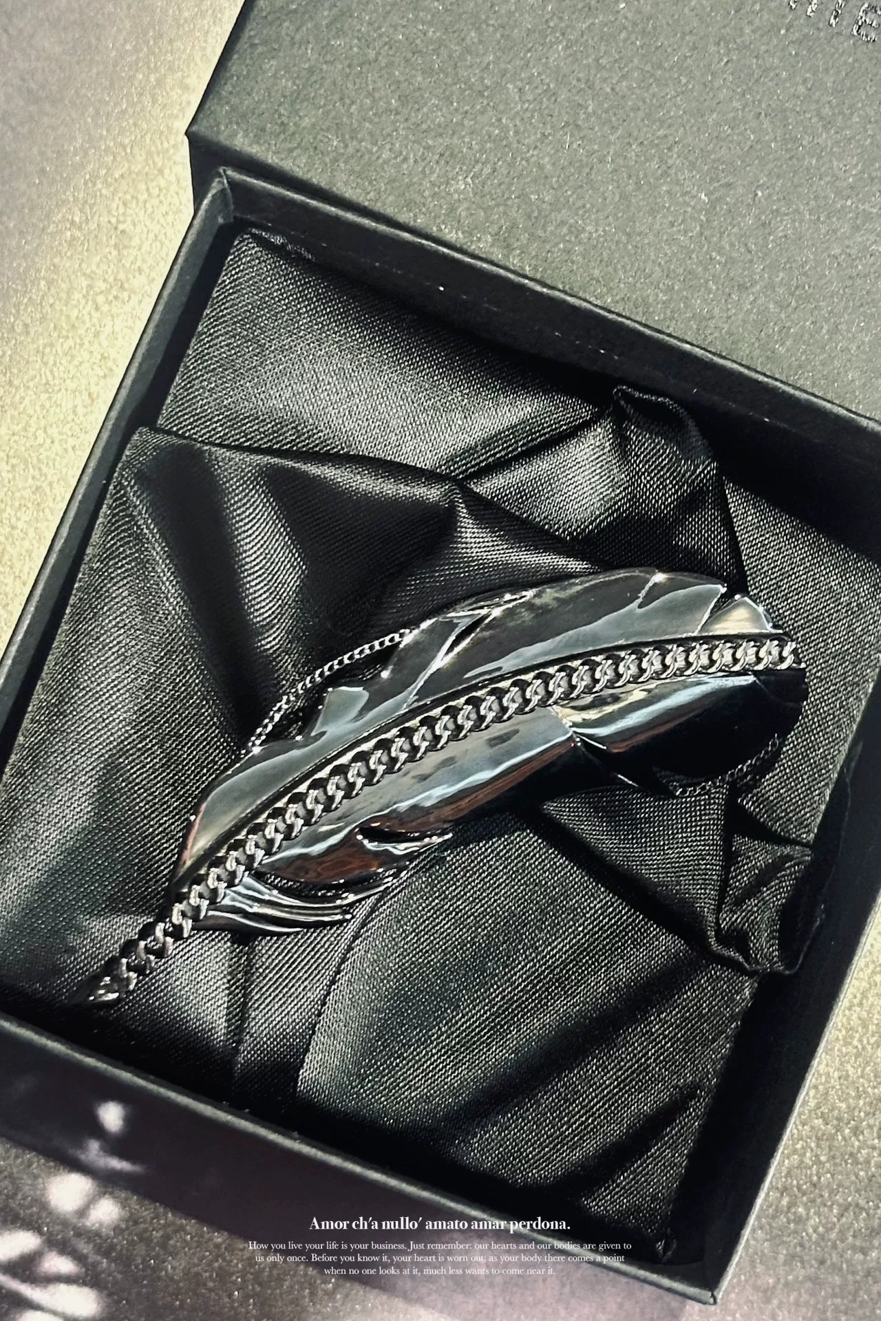 Yohji Yamamoto 24aw Feather Brooch — label