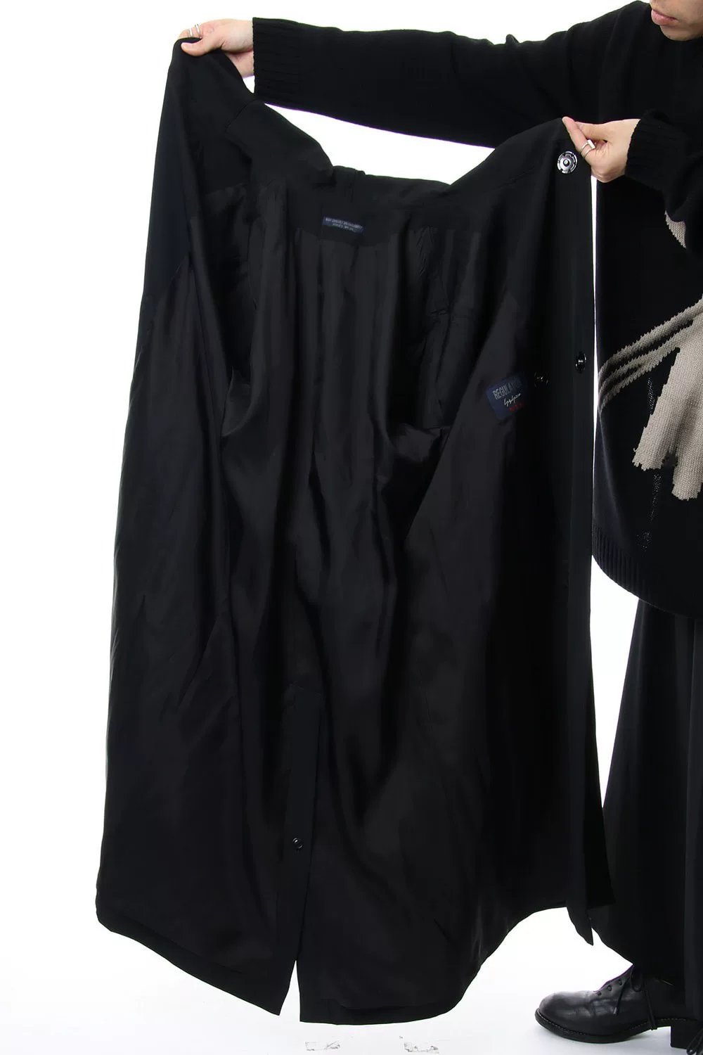 Yohji Yamamoto Regulation Boxer Robe Coat — detail