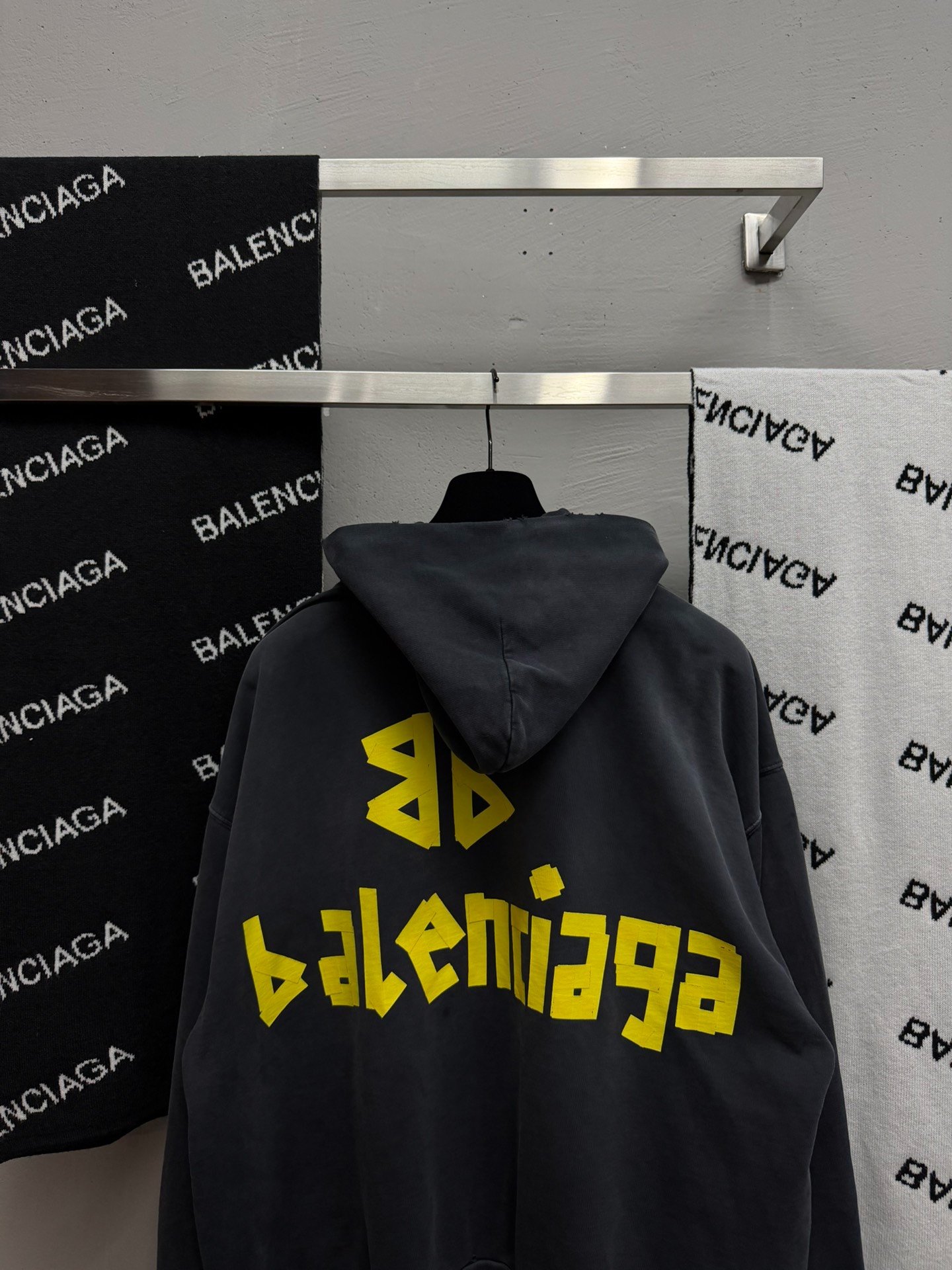 Balenciaga Black Zipper Hoodie L — front
