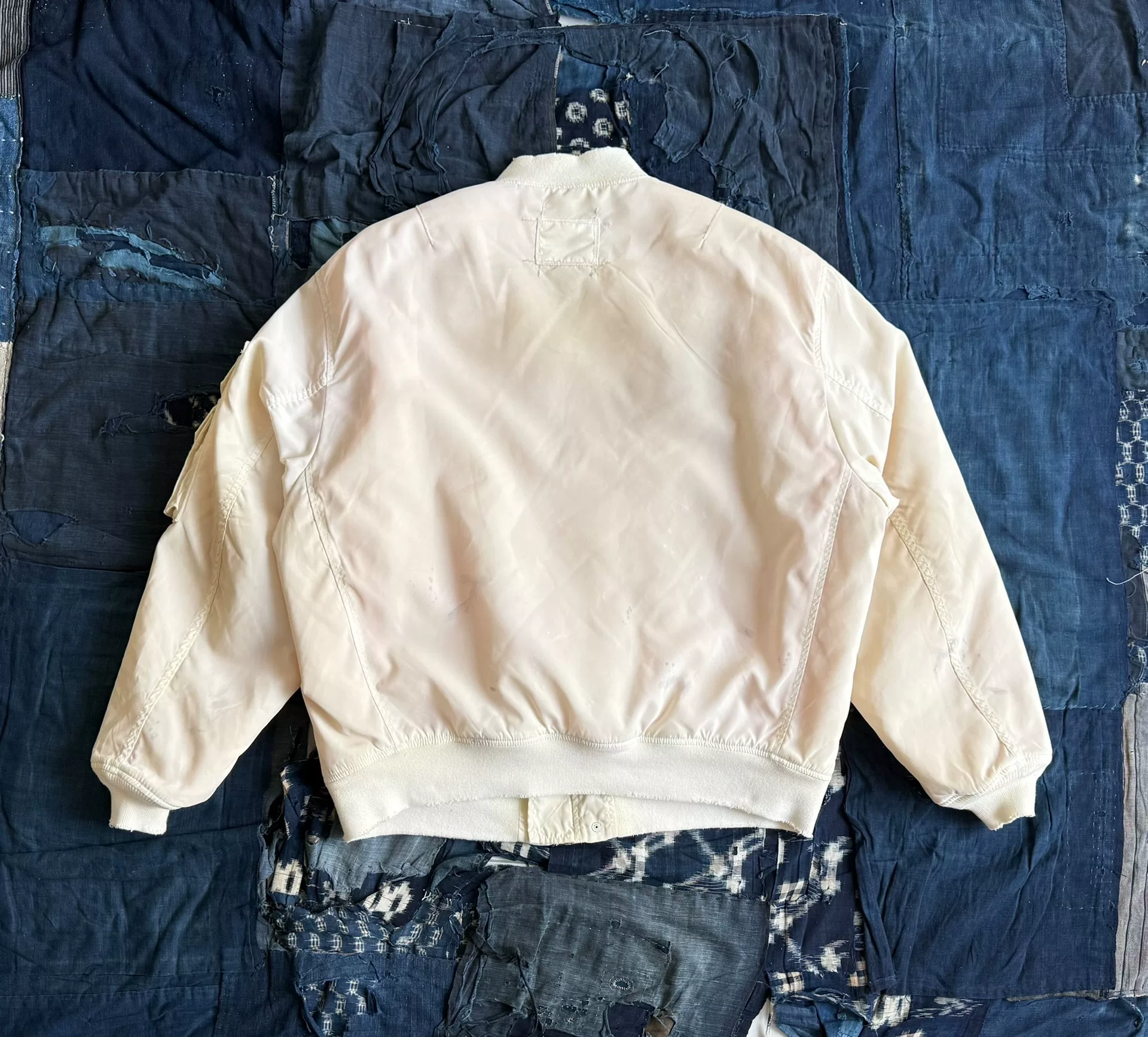 MADNESS Vintage MA1 Flight Bomber Japan Limited — detail