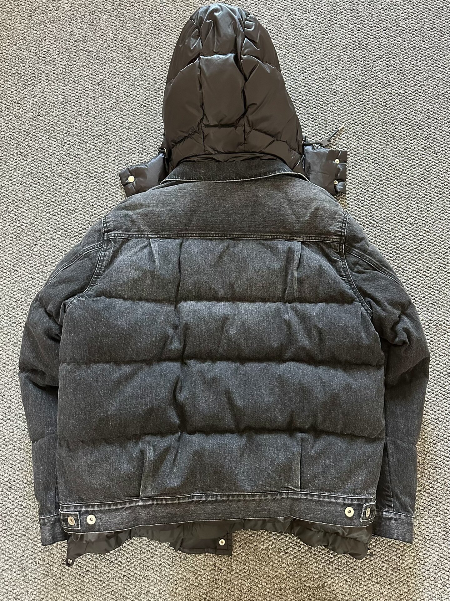 Sacai Down Jacket — label