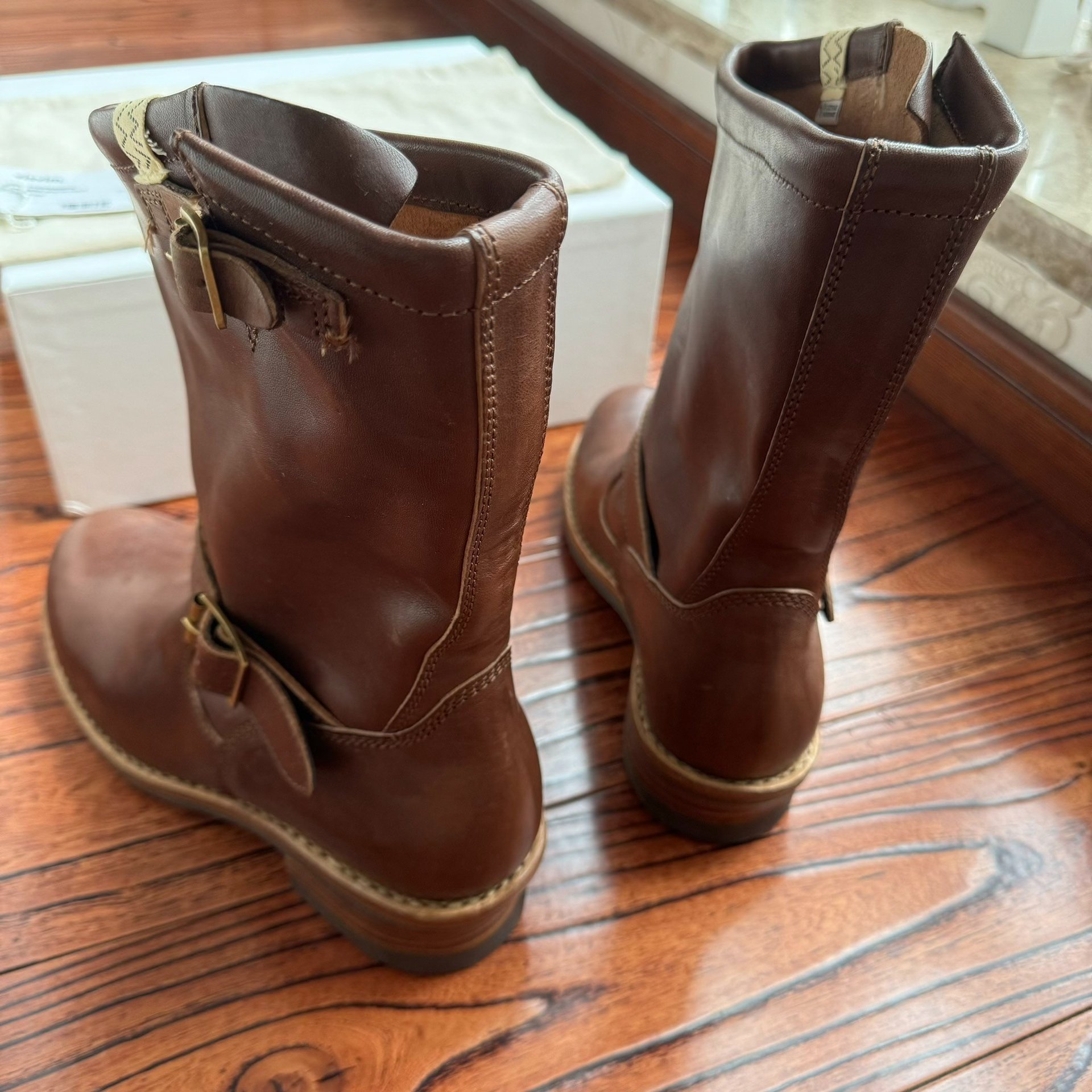 Visvim LANDERS BOOTS-FOLK Engineer — label