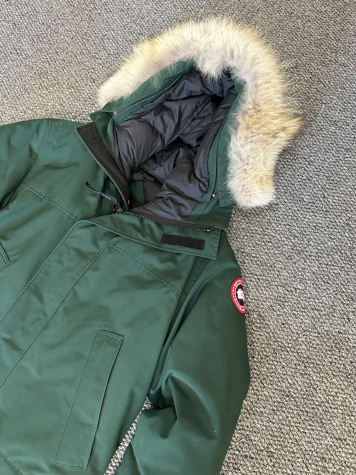 Canada Goose Green Down Jacket Wolf Fur L — front
