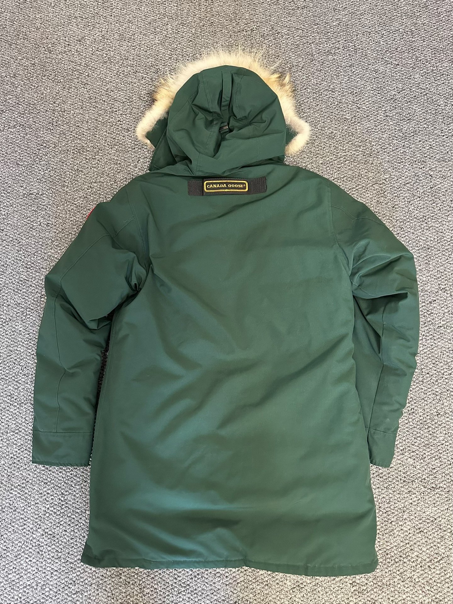 Canada Goose Green Down Jacket Wolf Fur L — label