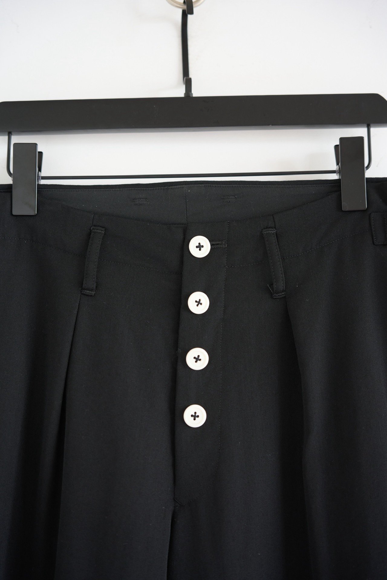 Yohji Yamamoto 19AW White Button Trousers — detail