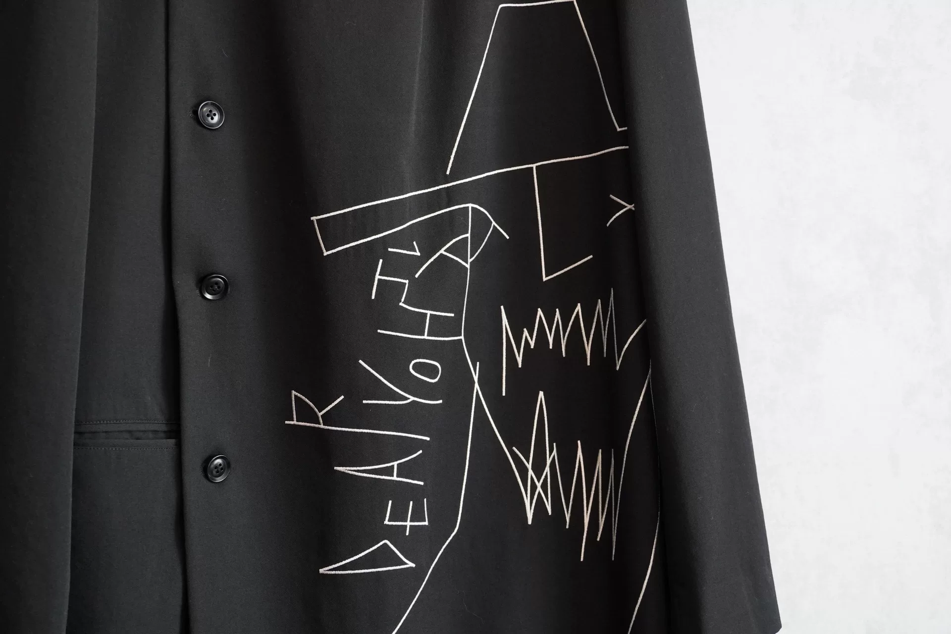 Yohji Yamamoto 16AW Hooded Embroidery Coat — label