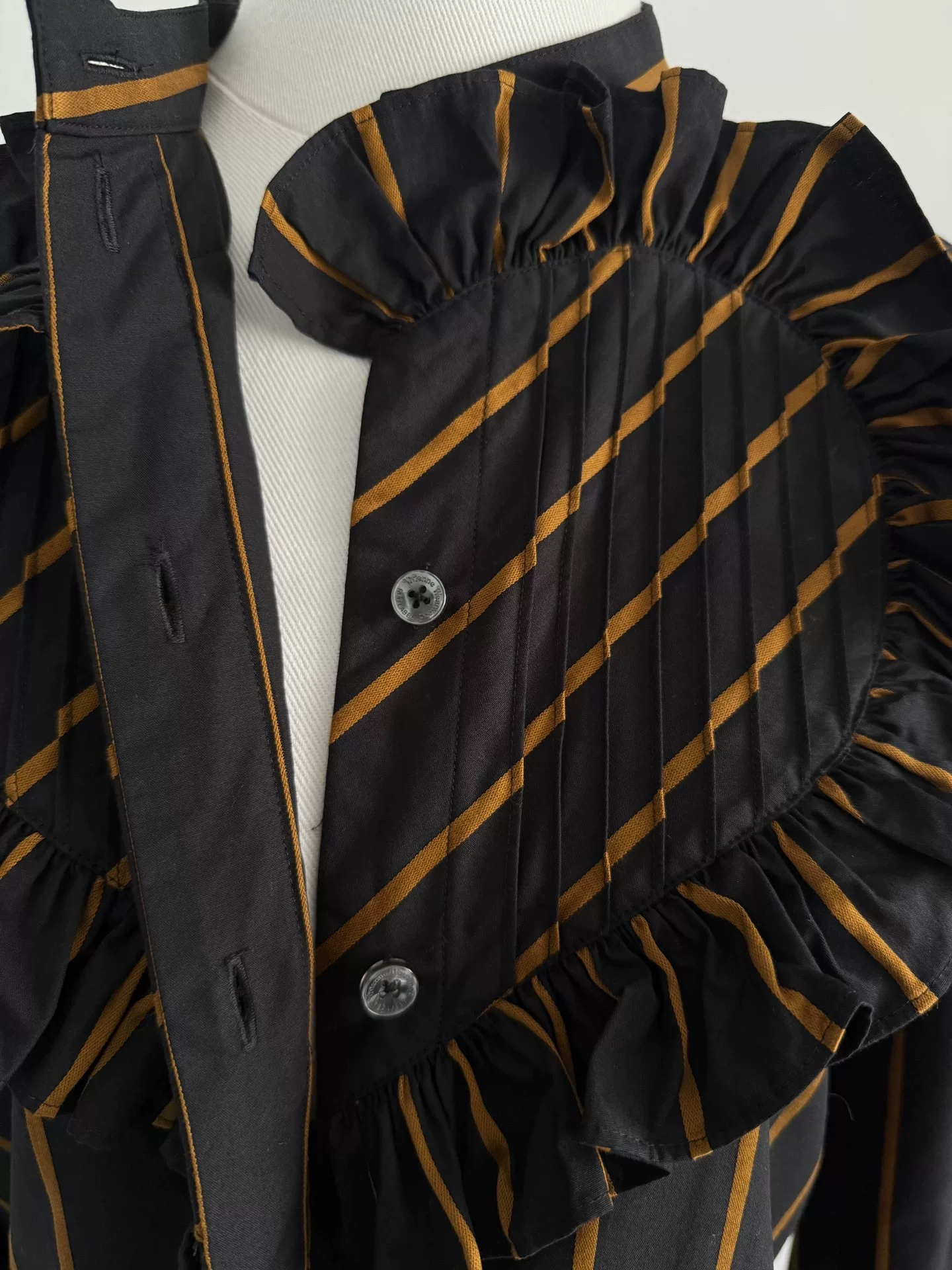 Vivienne Westwood Heart Black Gold Shirt — label
