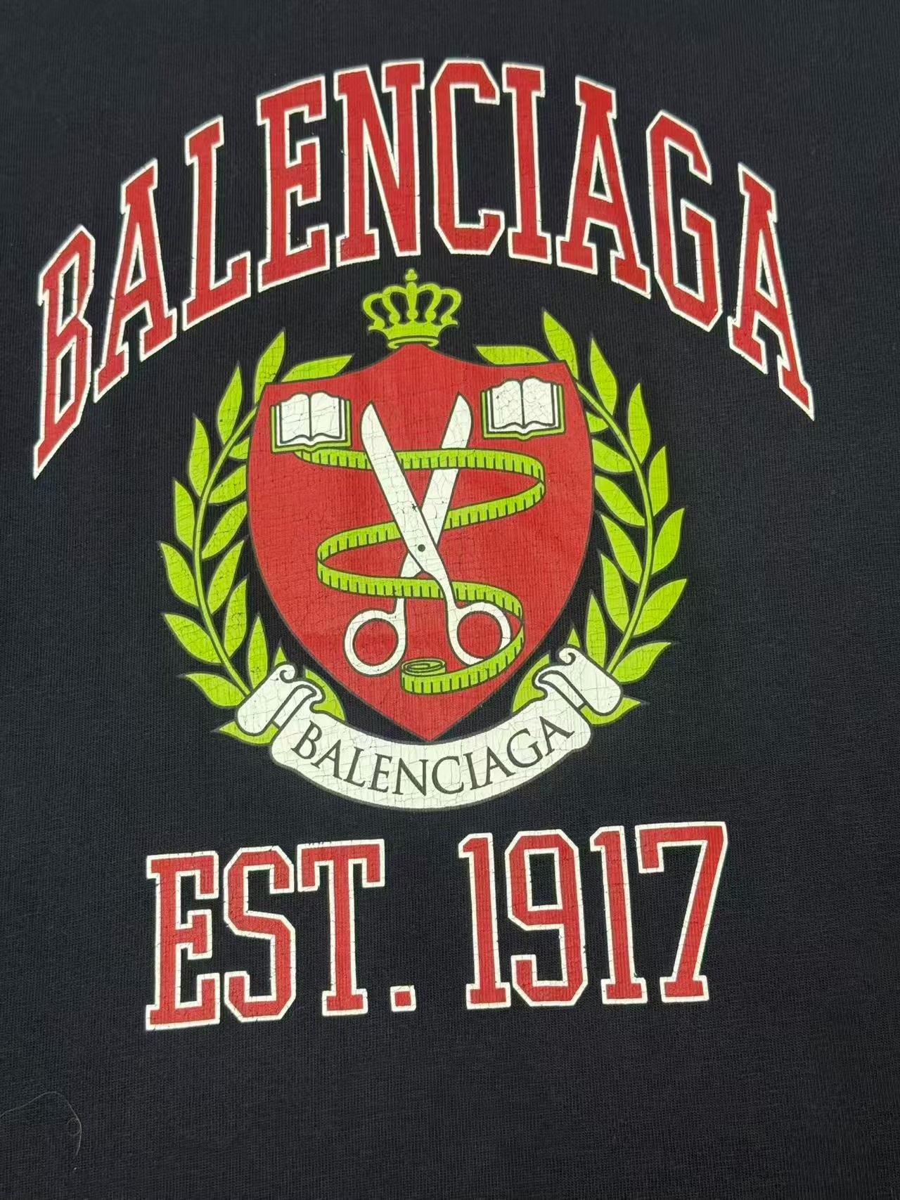 Balenciaga College Print Crewneck T-Shirt — detail