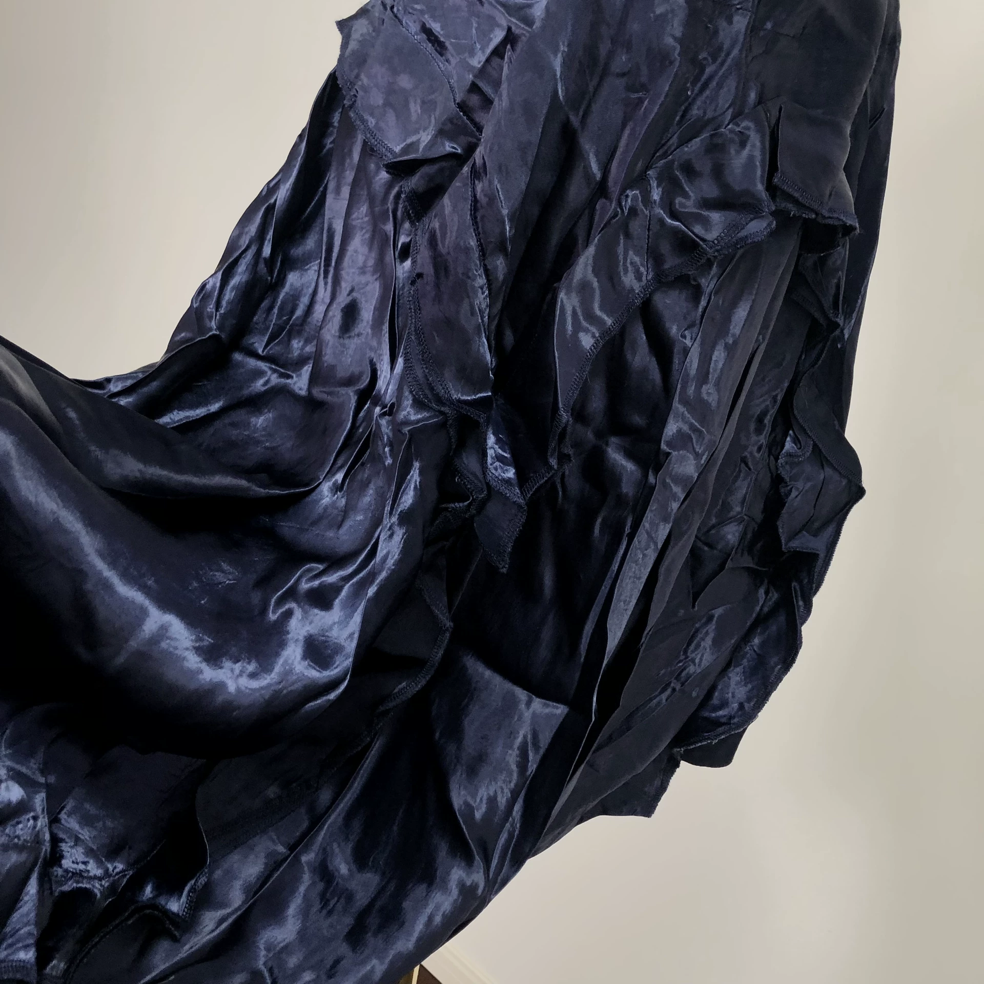 Comme des Garçons 04FW Ruffled Skirt — detail
