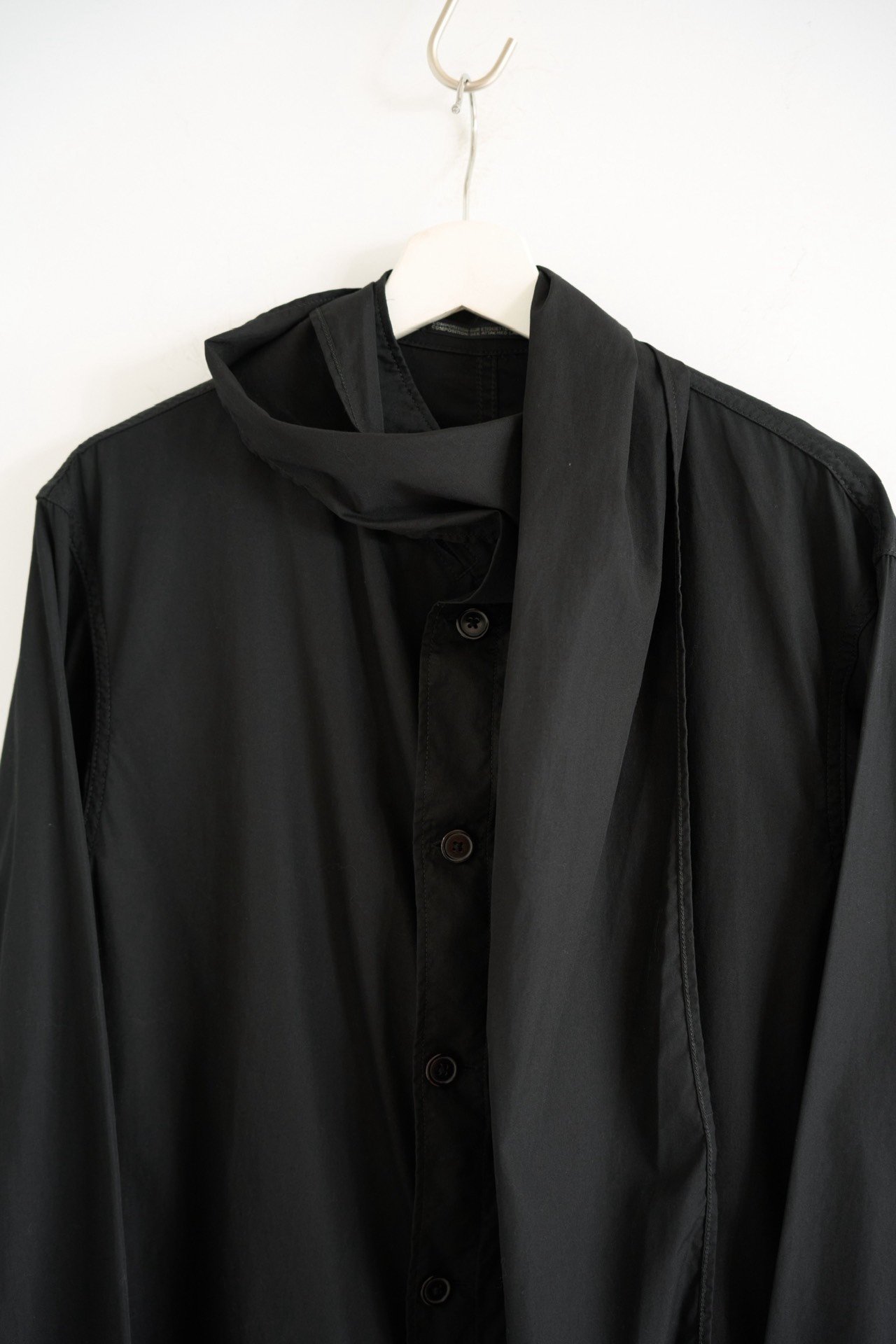Yohji Yamamoto 18SS Asymmetric Trench Coat — detail