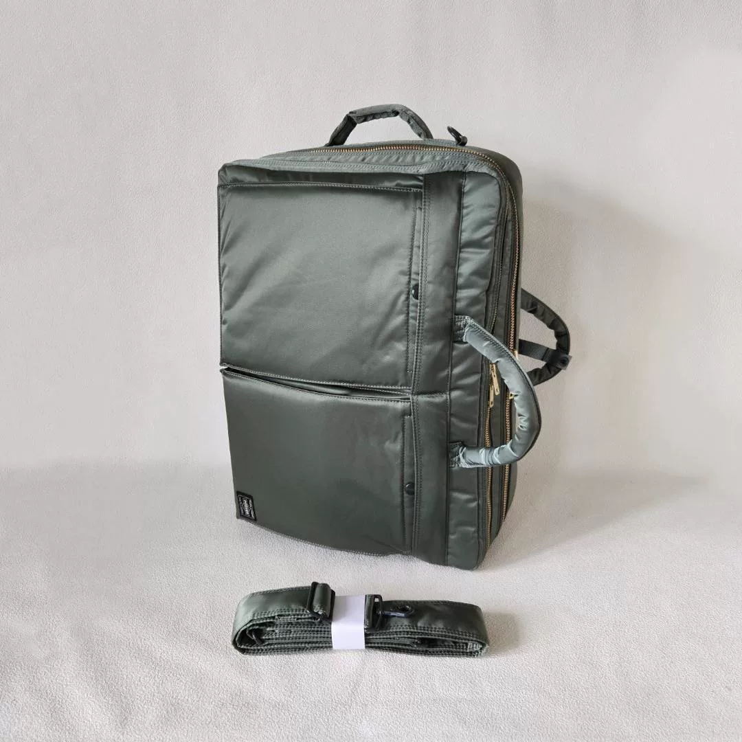 TANKER 3WAY Large Green Briefcase — label