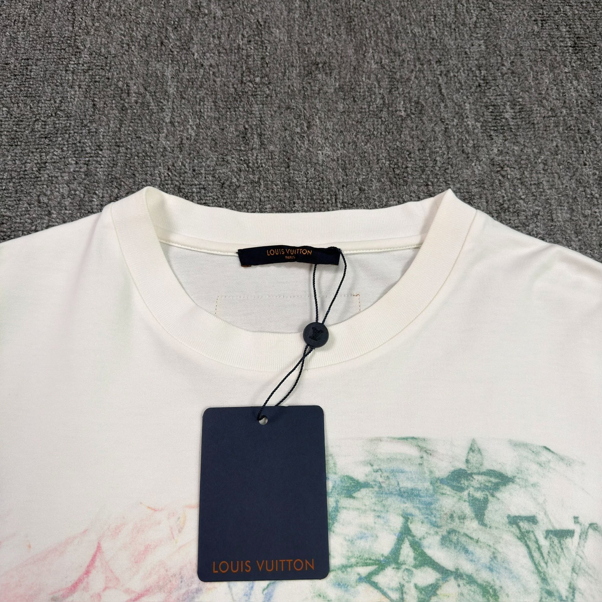 Louis Vuitton Crayon Print White T-Shirt — detail