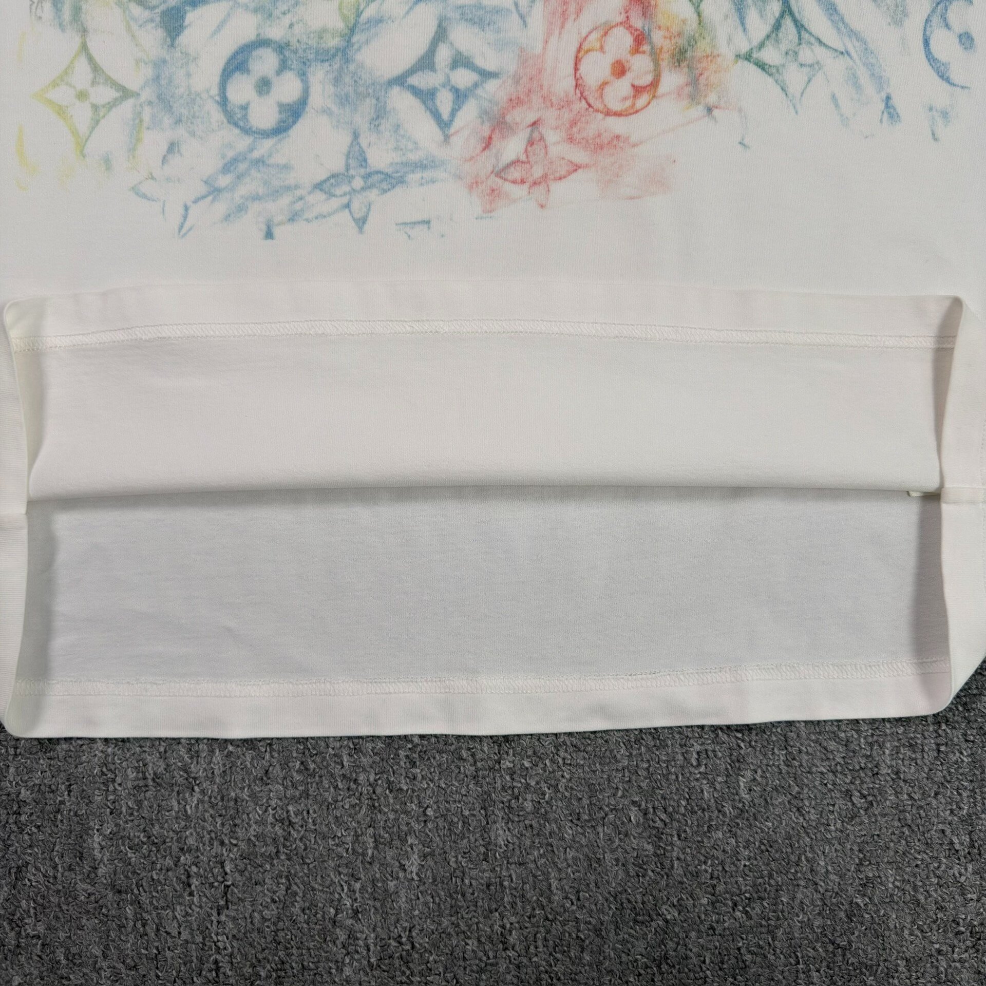 Louis Vuitton Crayon Print White T-Shirt — label