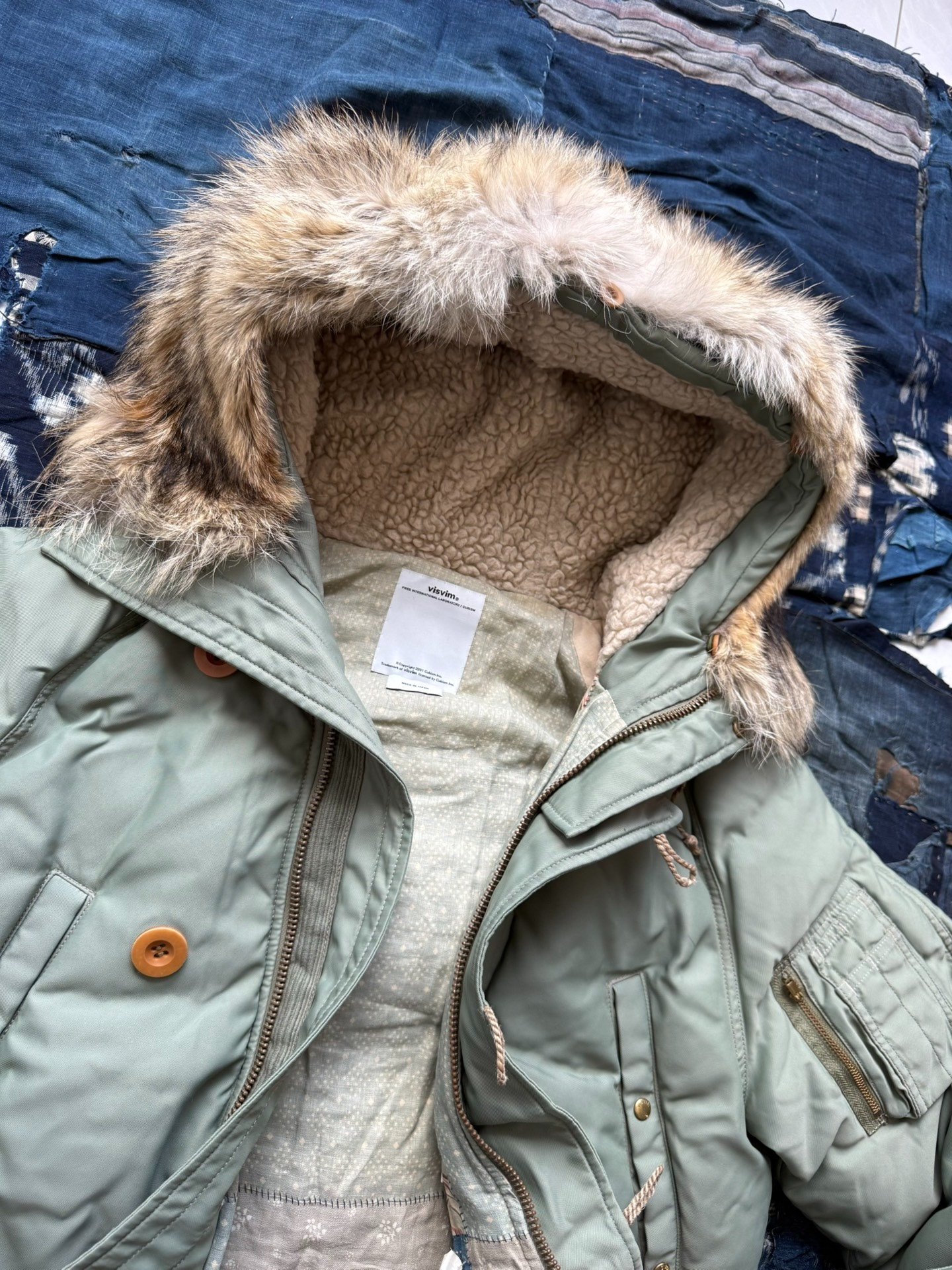 VISVIM 14AW VALDEZ DOWN JKT — label