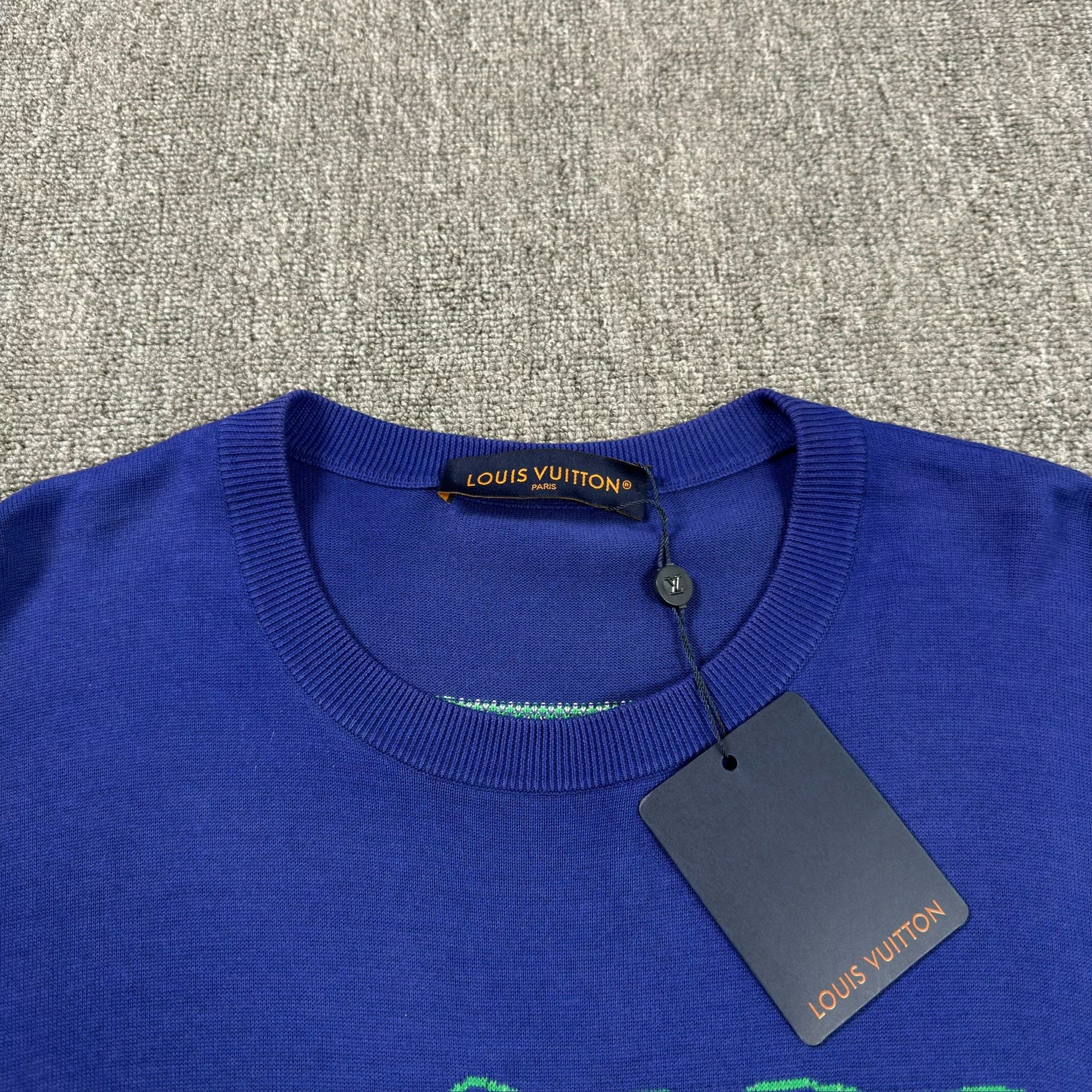 LV Blue Slogan Short-Sleeve T-Shirt — detail