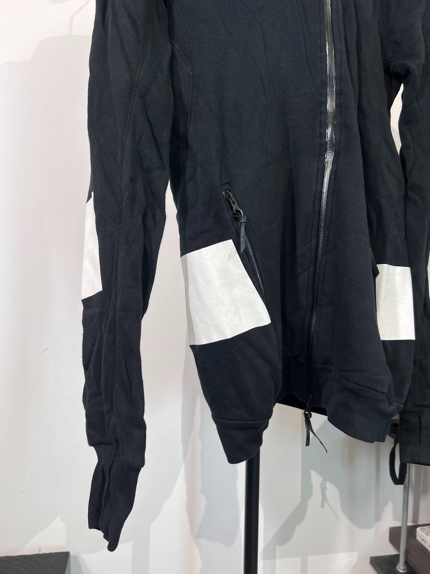 Boris Bidjan Saberi 11by bbs Z1F Hoodie — label