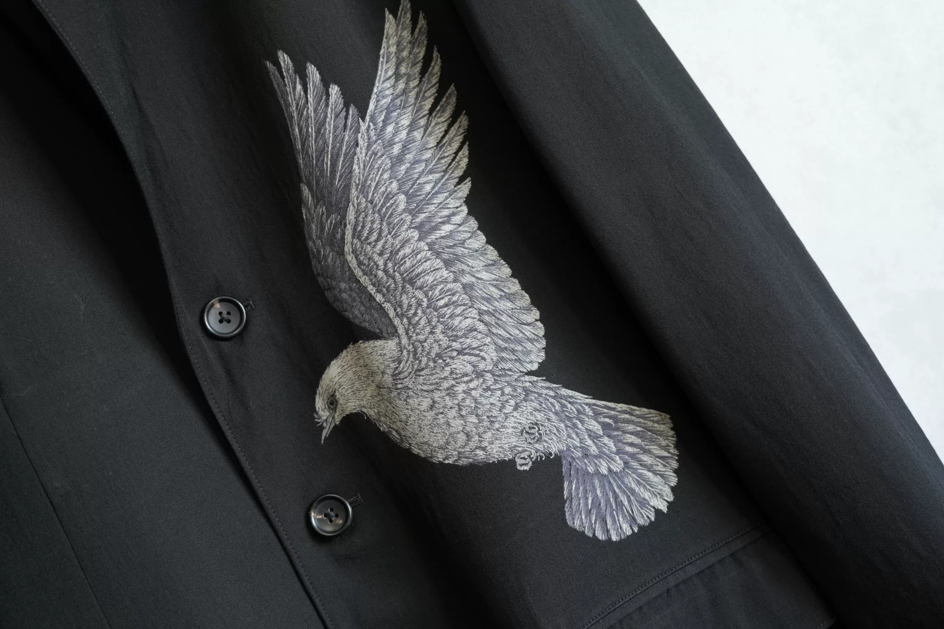 Yohji Yamamoto 08SS Pigeon Coat Reproduction — detail