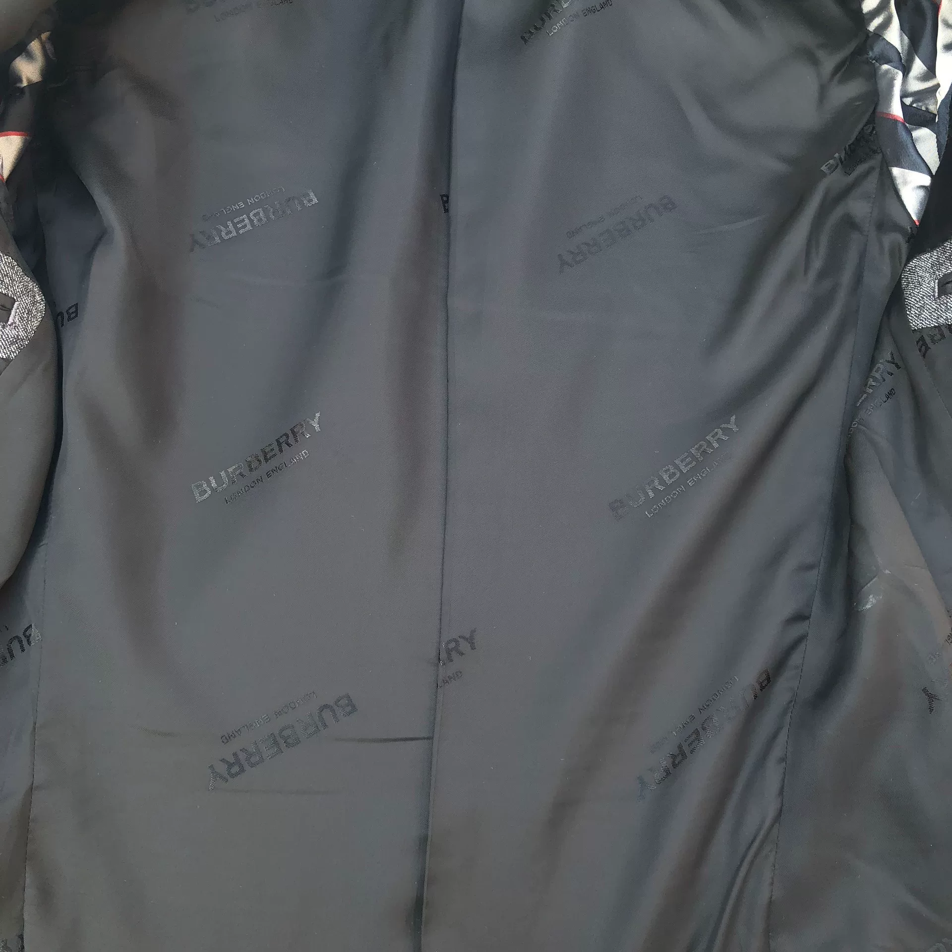 Burberry Herringbone Wool Suit — label