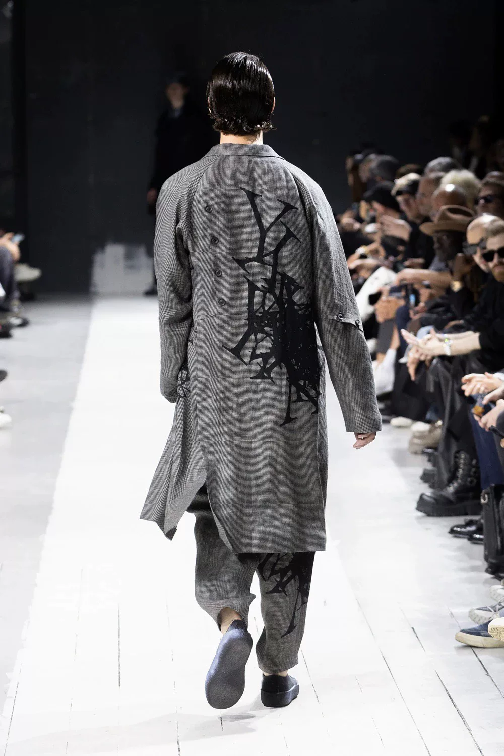 Yohji Yamamoto 24SS Houndstooth Coat — detail