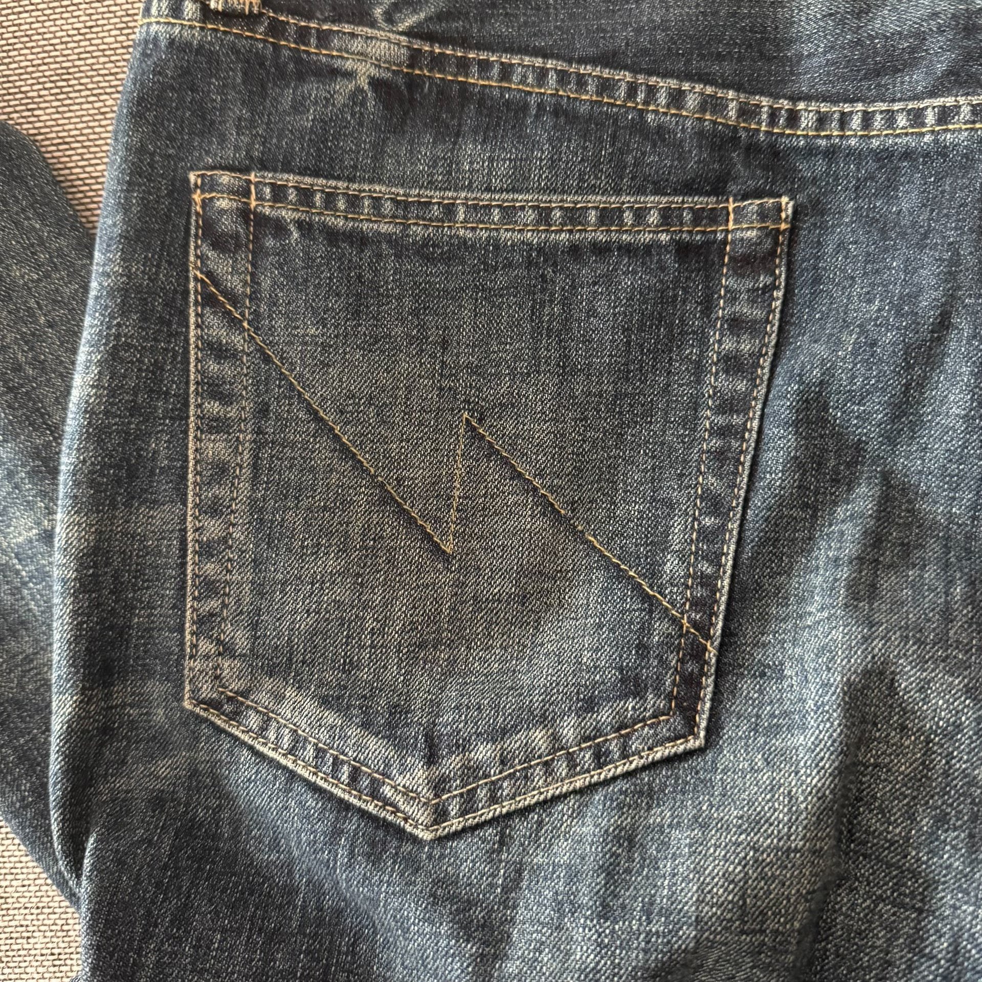 Neighborhood 24ss Basic Washed Jeans — label