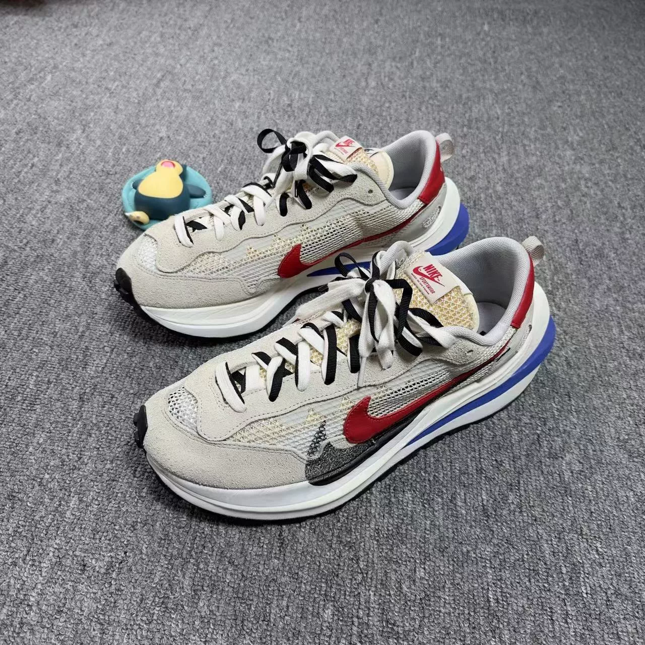 Nike Sacai Off-White Sneakers — detail