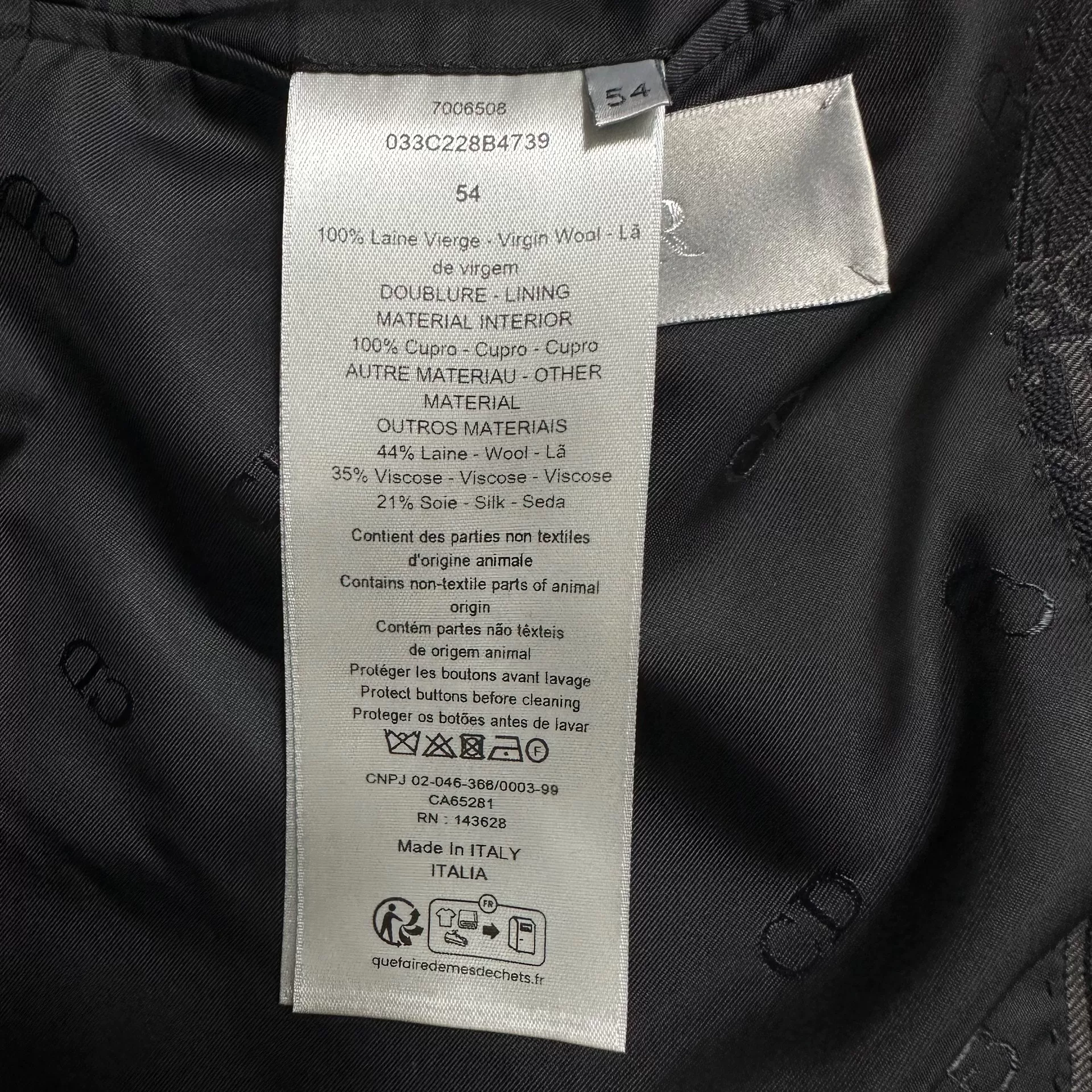 Dior Black Dark Patterned Collar Suit — label