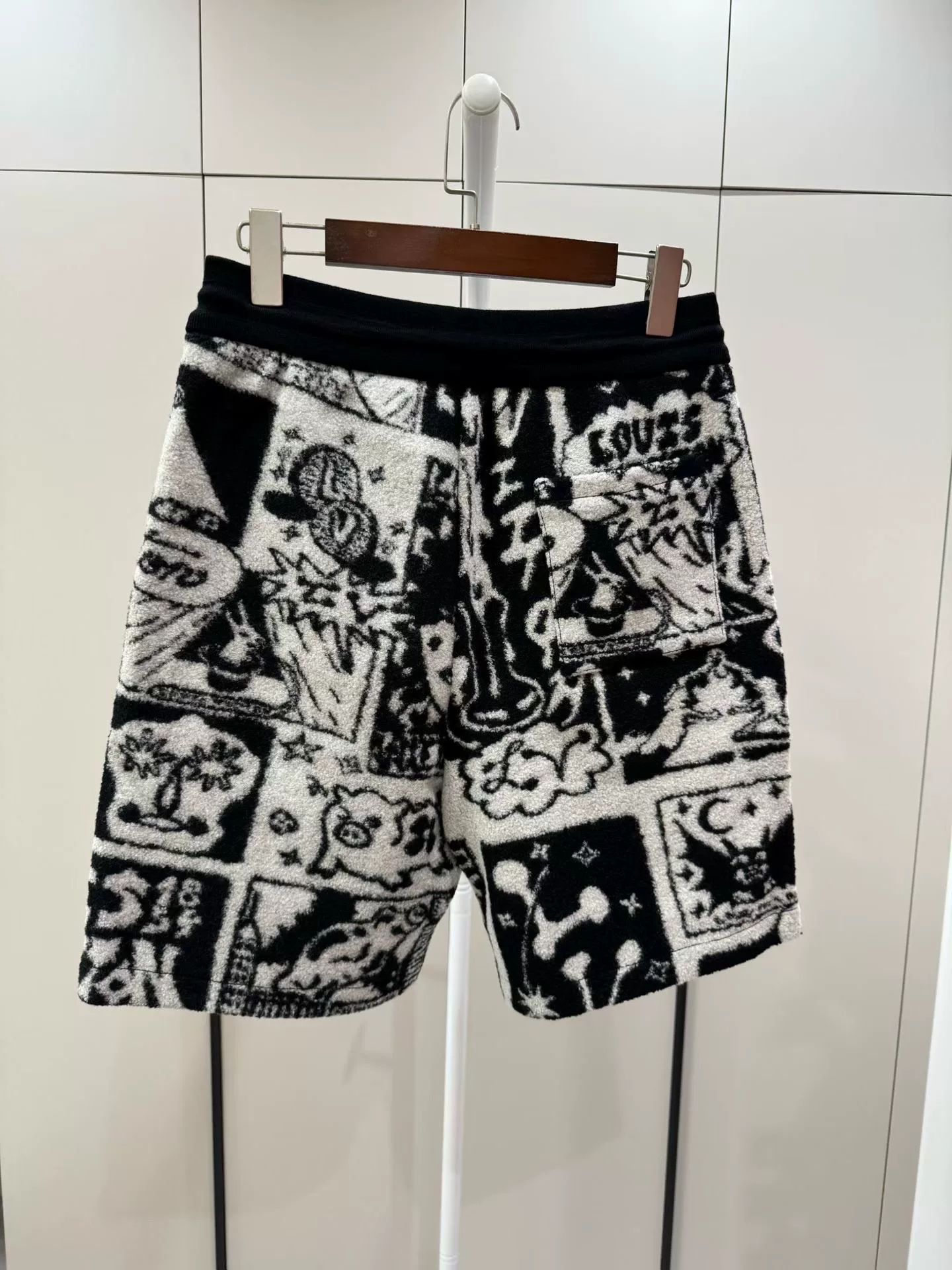 Louis Vuitton Comic Graffiti Fleece Shorts — front