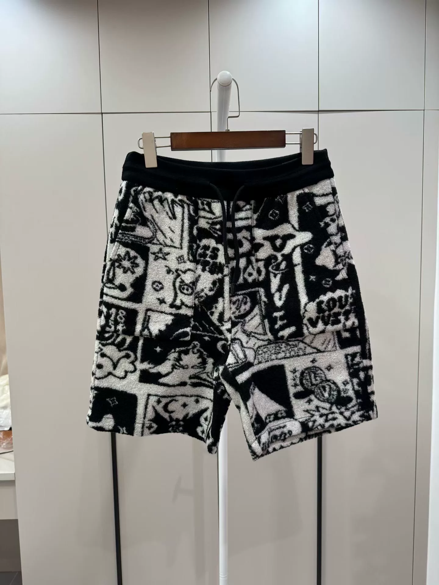 Louis Vuitton Comic Graffiti Fleece Shorts