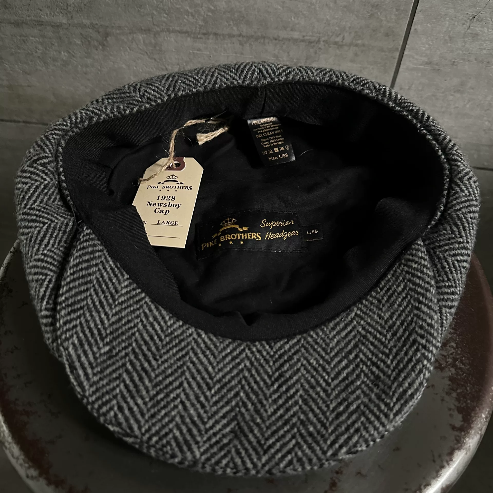 Pike Brothers 1928 Vintage Wool Newsboy Cap — detail