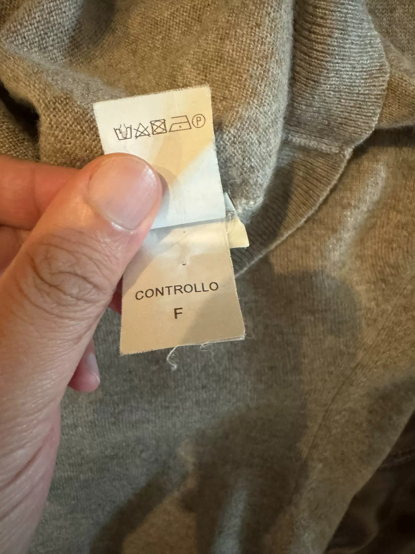 Brunello Cucinelli Classic Cashmere Sweater — label