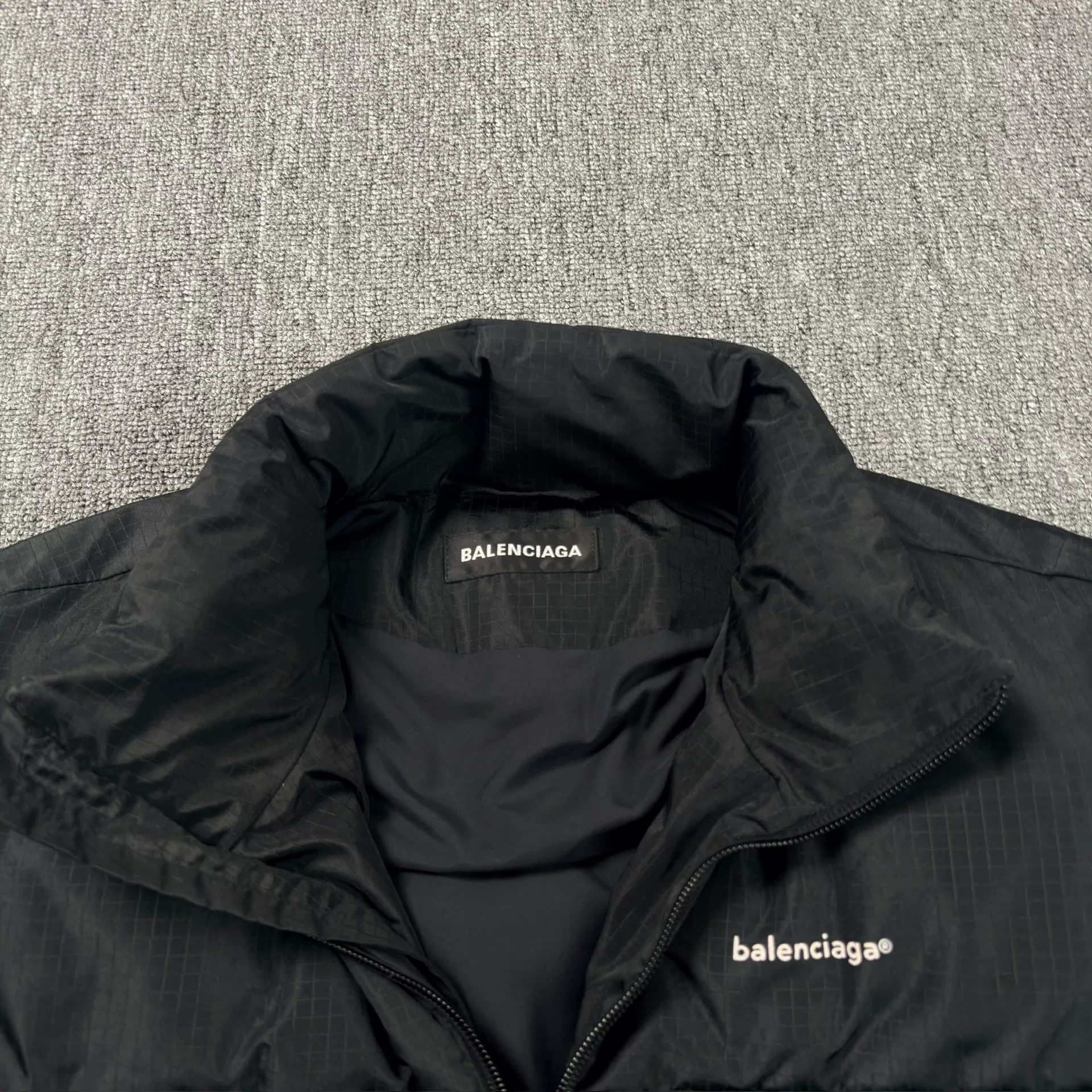 Balenciaga Black Cropped Puffer Jacket — front