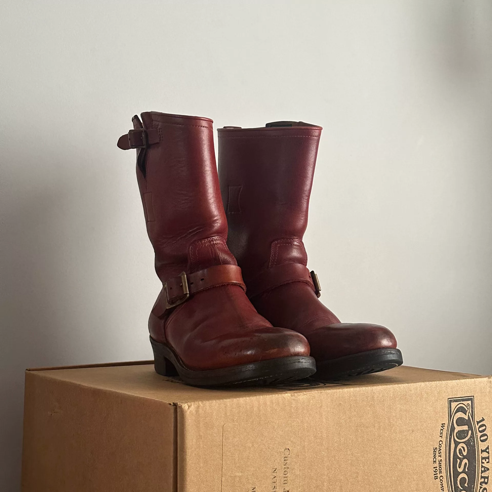 Clinch WR First Gen Engineer Boots — front