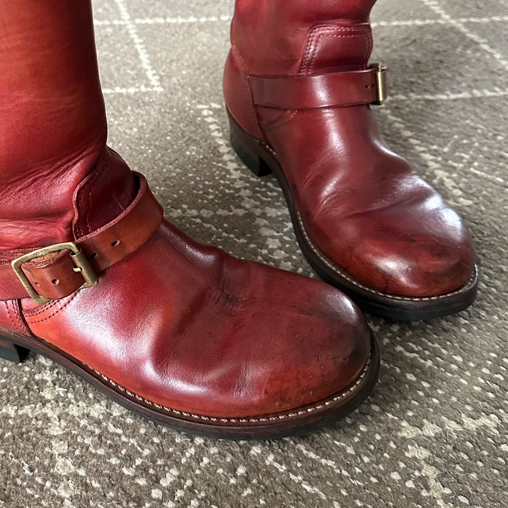 Clinch WR First Gen Engineer Boots — label