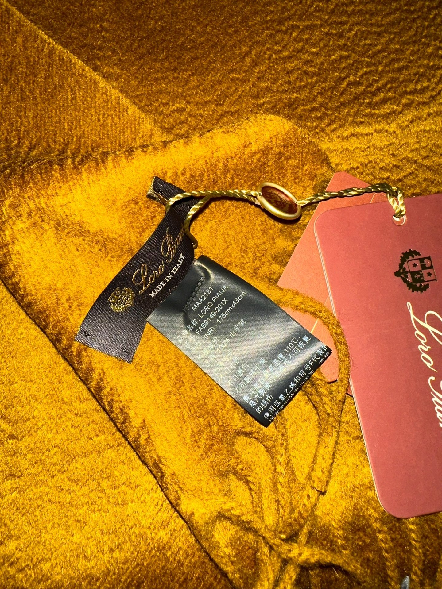 Loro Piana New Scarf — detail