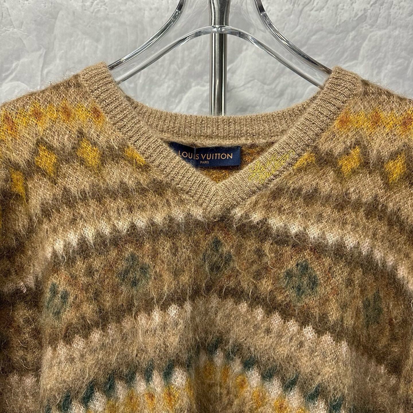 Louis Vuitton SS25 V-Neck Long-Sleeve Sweater — detail