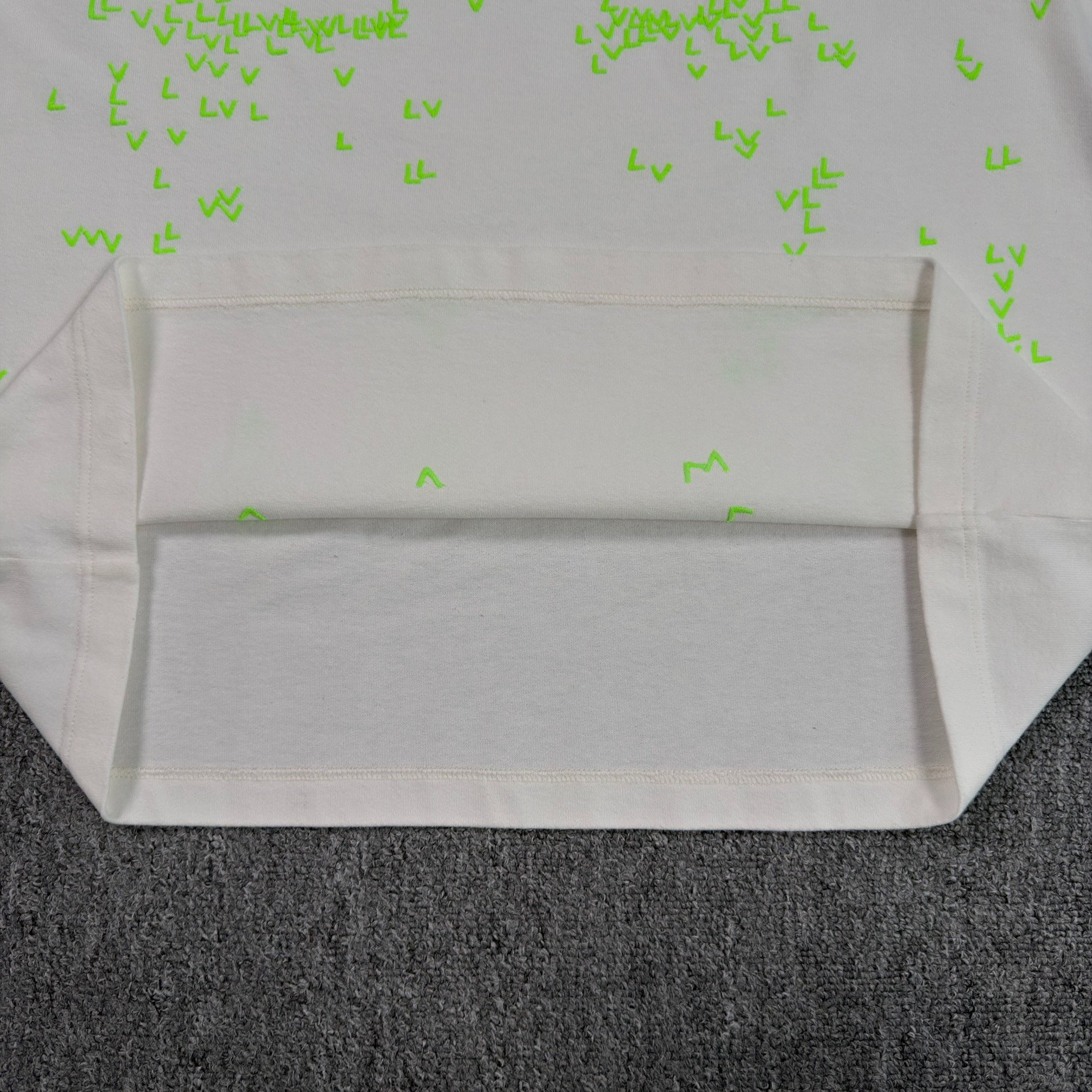 Louis Vuitton Green Crane Print Short-Sleeve — label