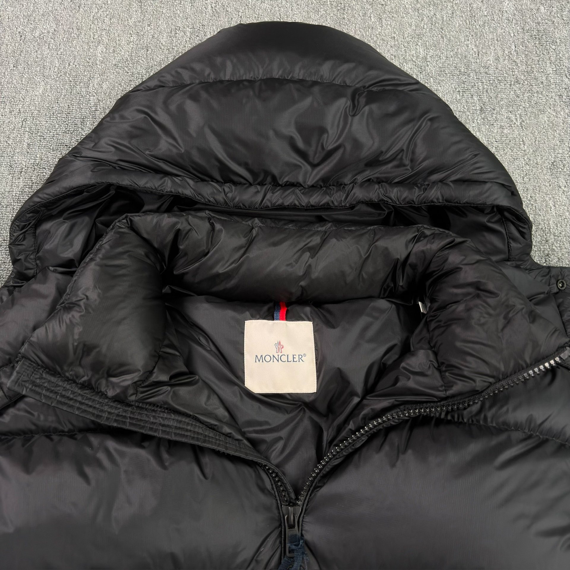 Moncler Couyere Black Short Down Jacket — detail