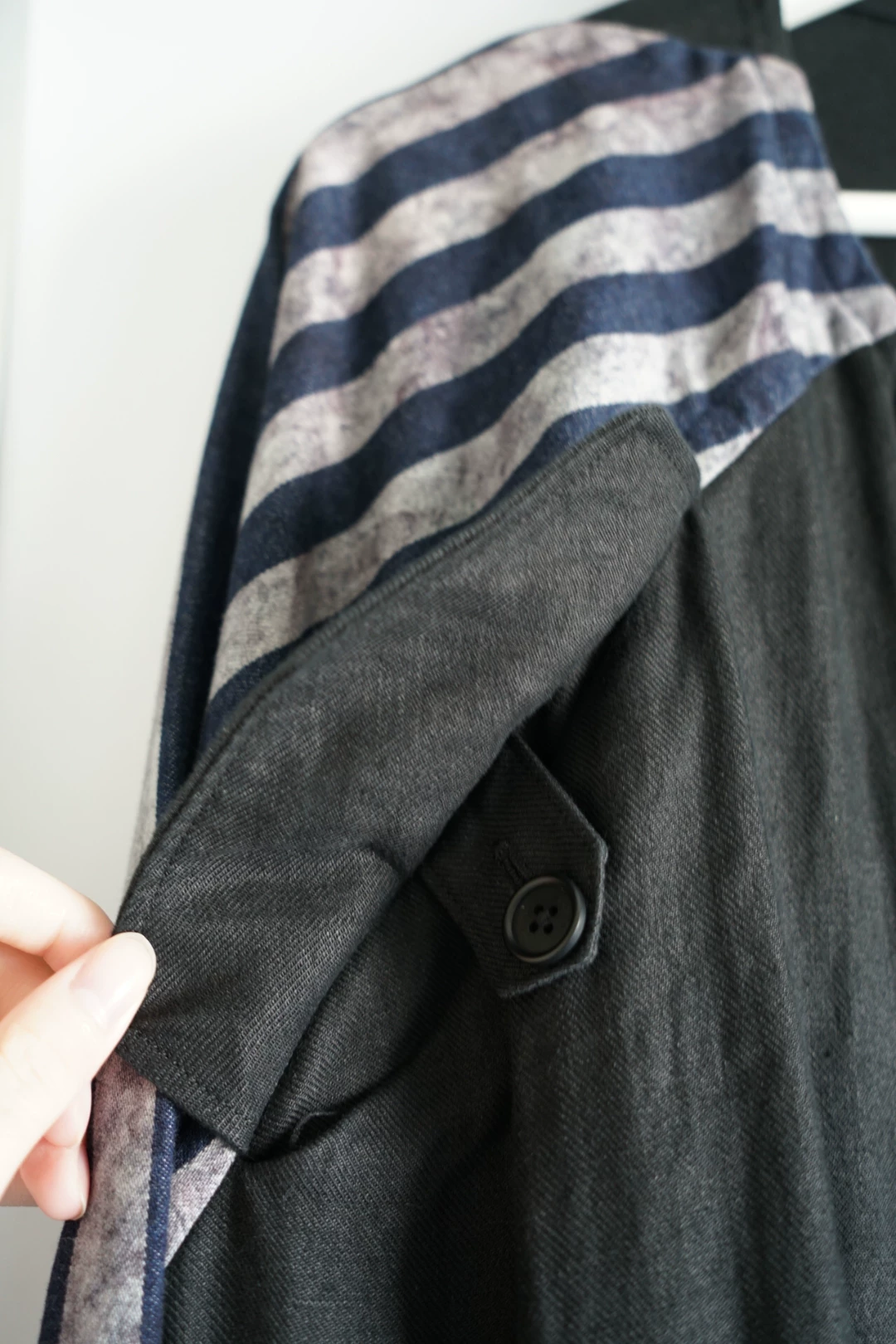 Yohji Yamamoto 18SS Striped Sleeve Linen Coat — detail