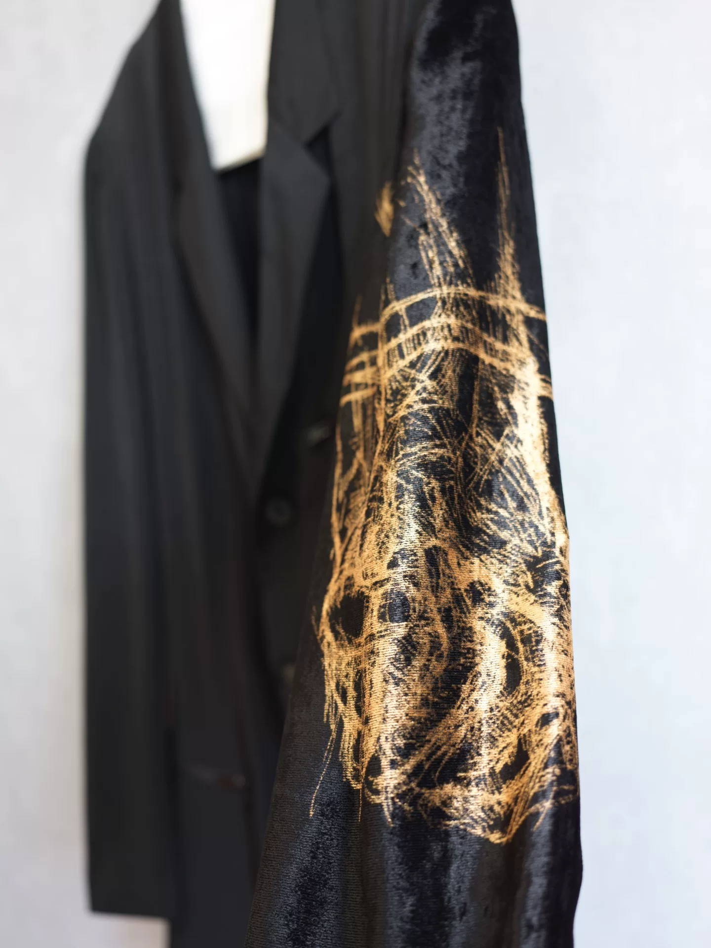 Yohji Yamamoto 20SS Velvet Sleeve Jacket — detail
