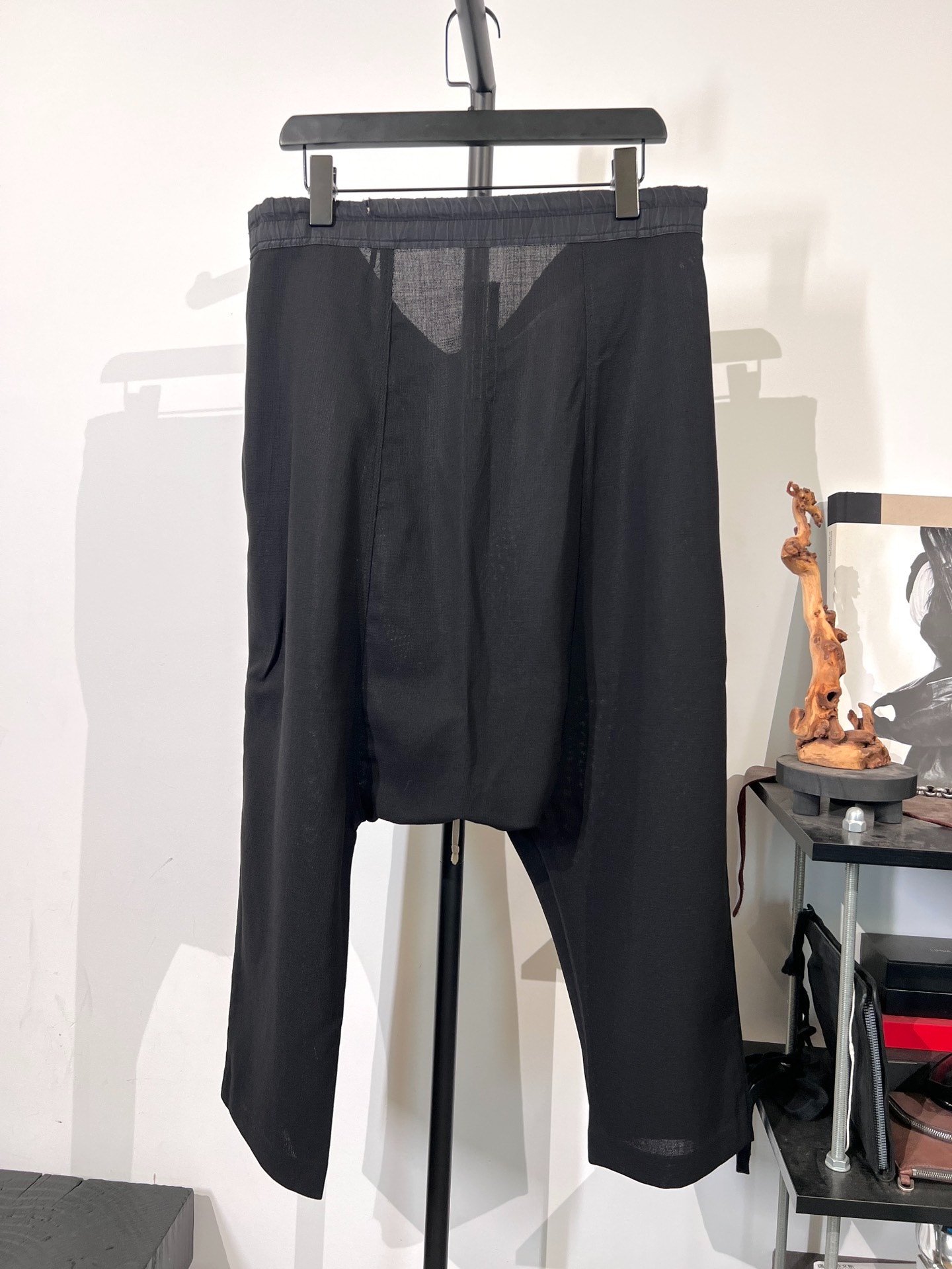Rick Owens Drawstring Drop-Crotch Cropped Pants — front